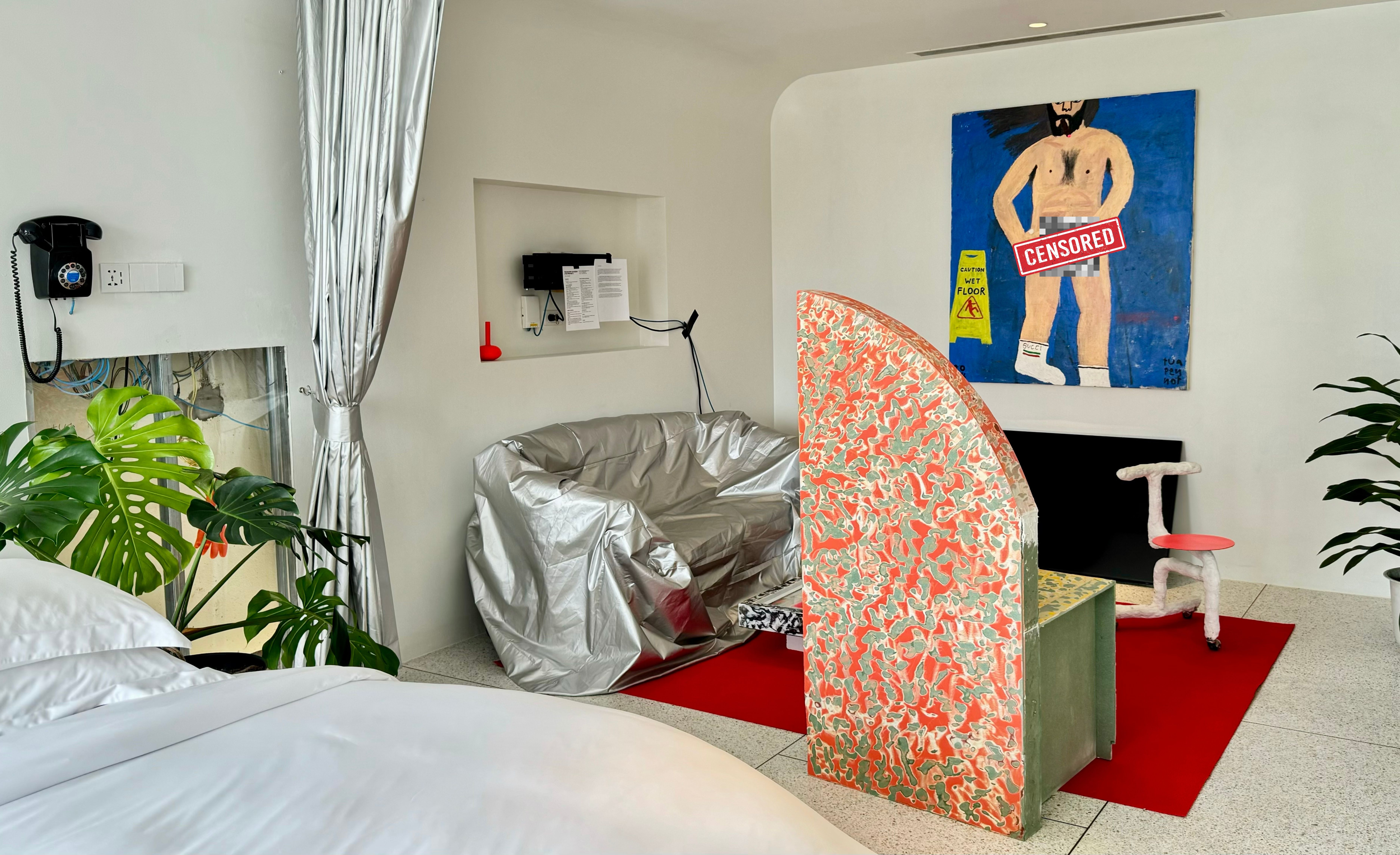 room detail thumbnail 2