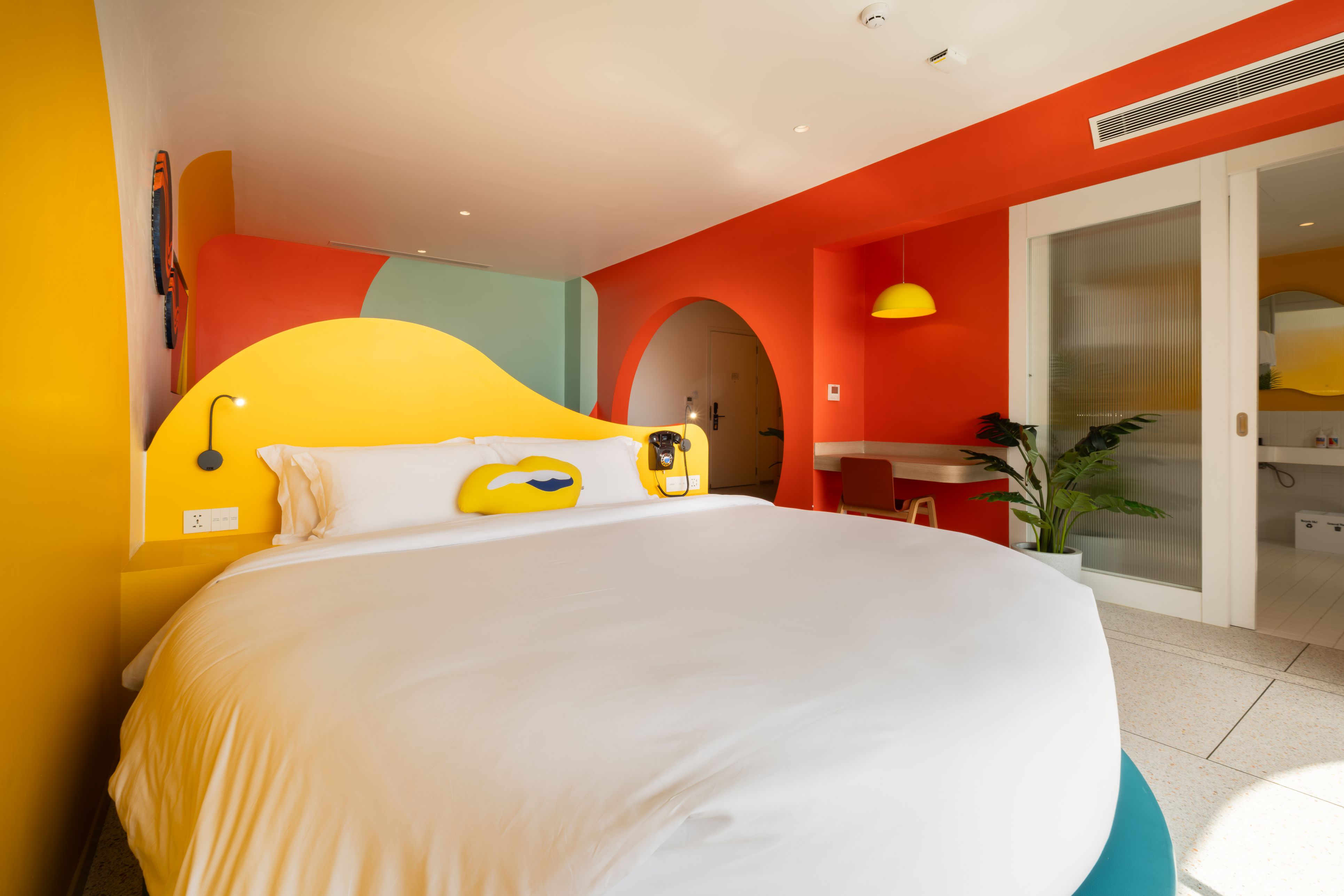 room detail thumbnail 0