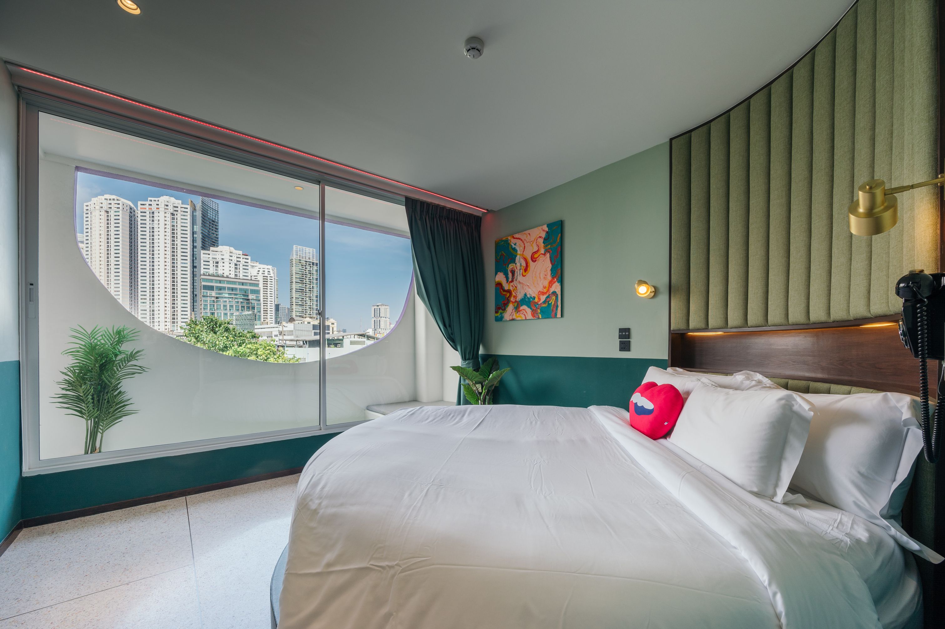 room detail thumbnail 0