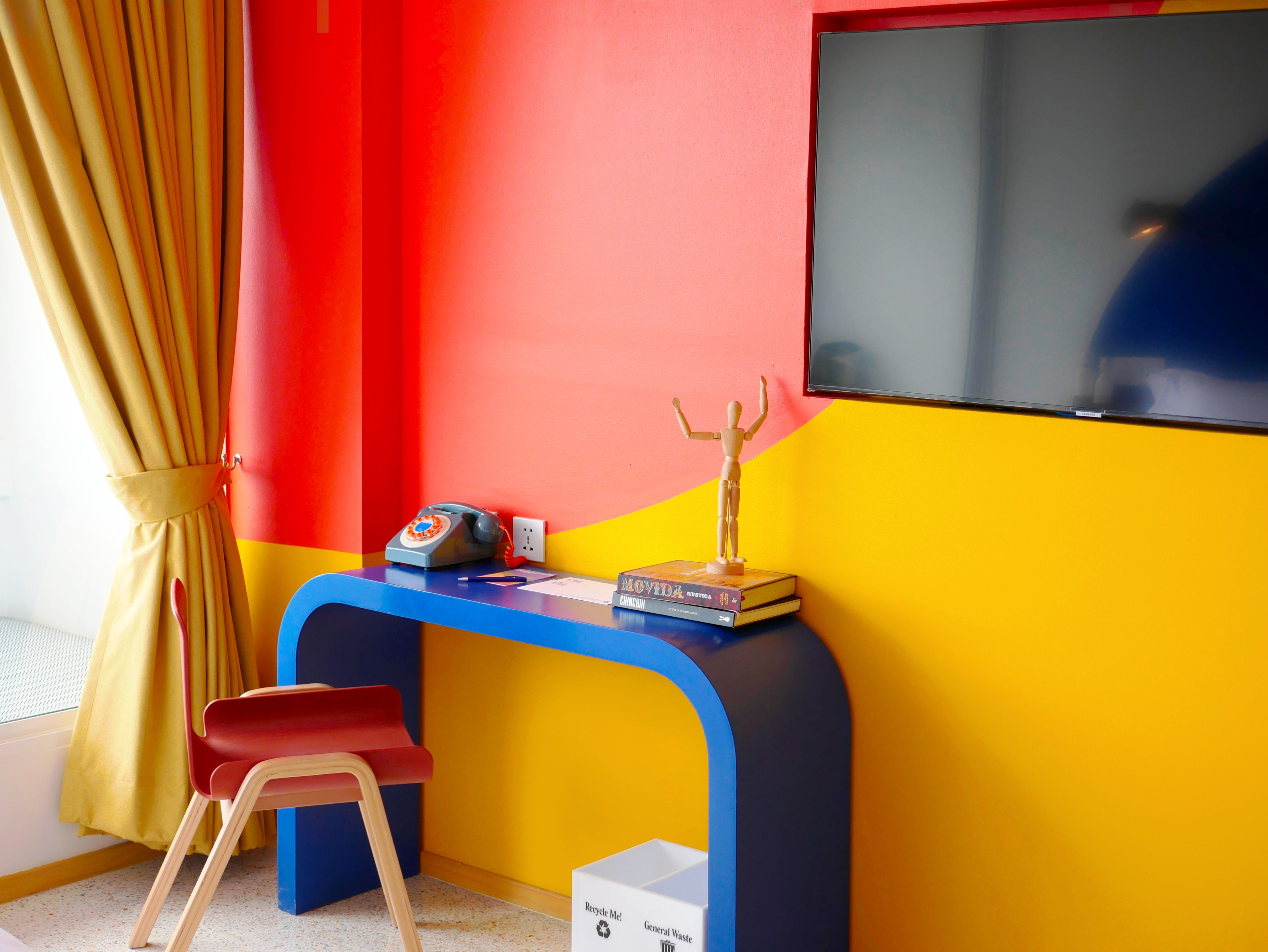 room detail thumbnail 2