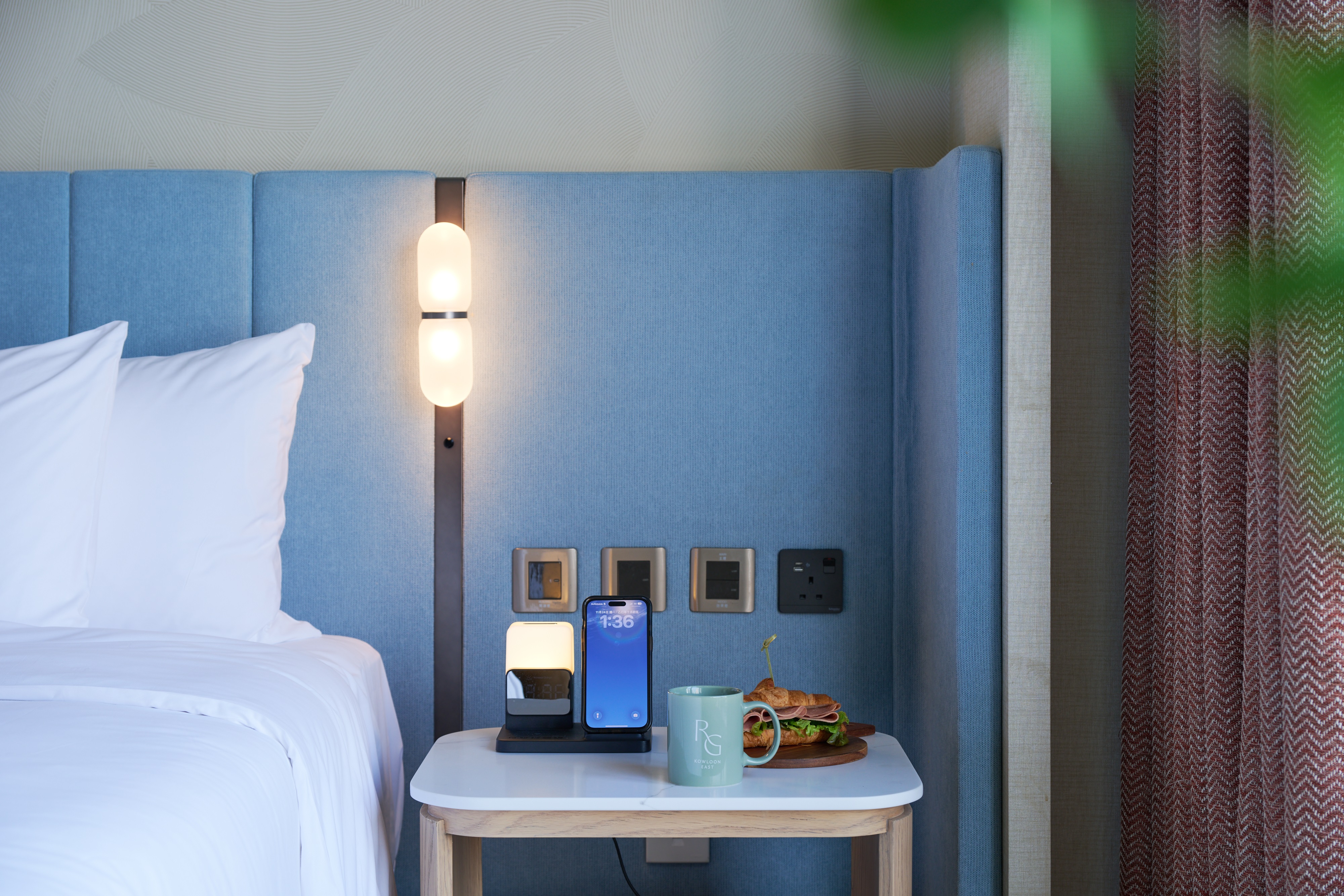 room detail thumbnail 1