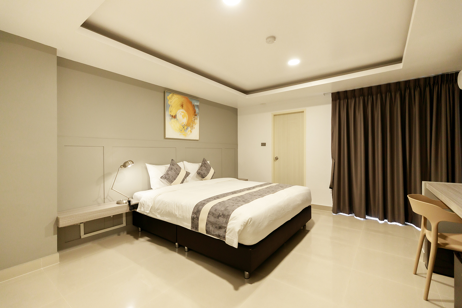 room detail thumbnail 0