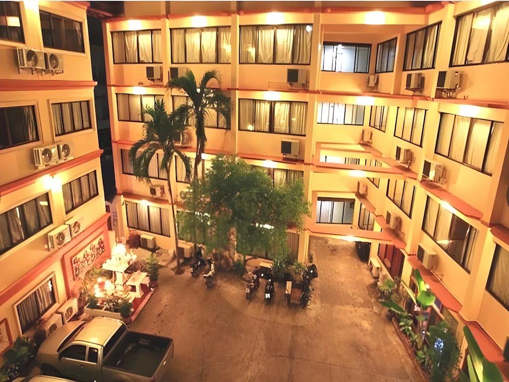 room detail thumbnail 0