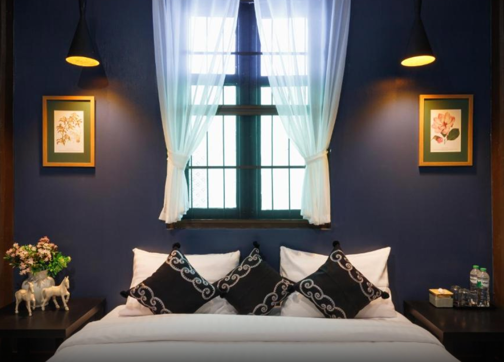 room detail thumbnail 1