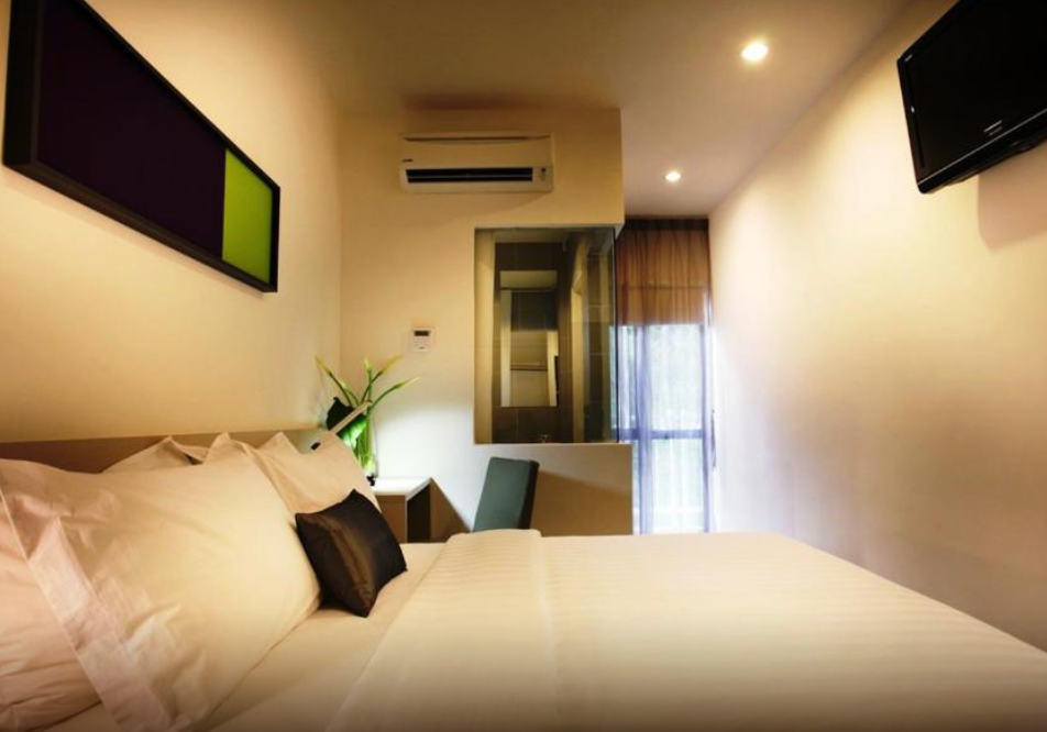 room detail thumbnail 2