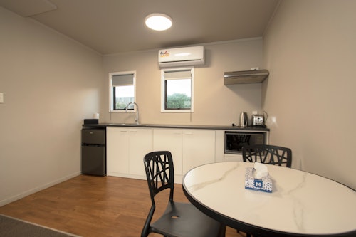 Middlemore Motel thumbnail