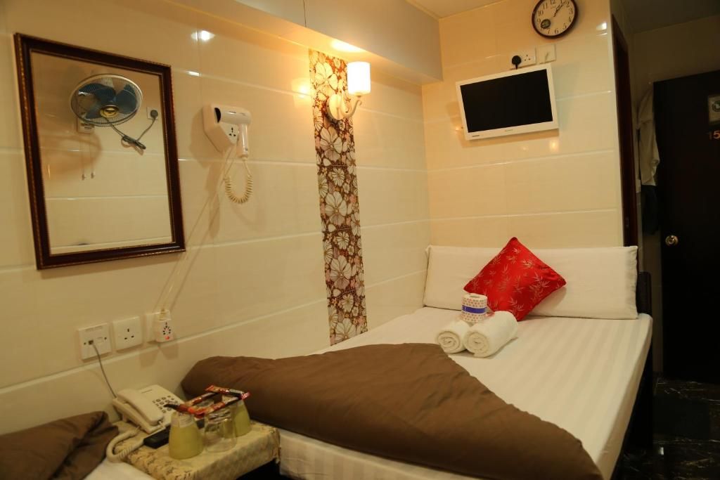 room detail thumbnail 2