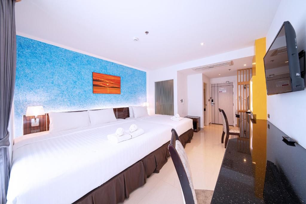 room detail thumbnail 1