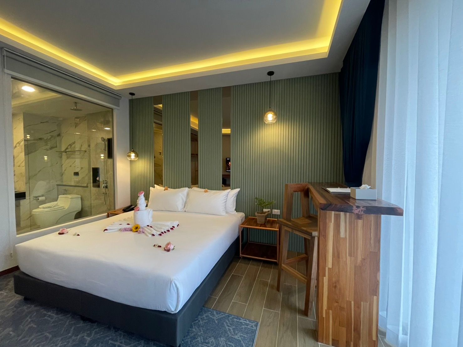 room detail thumbnail 0