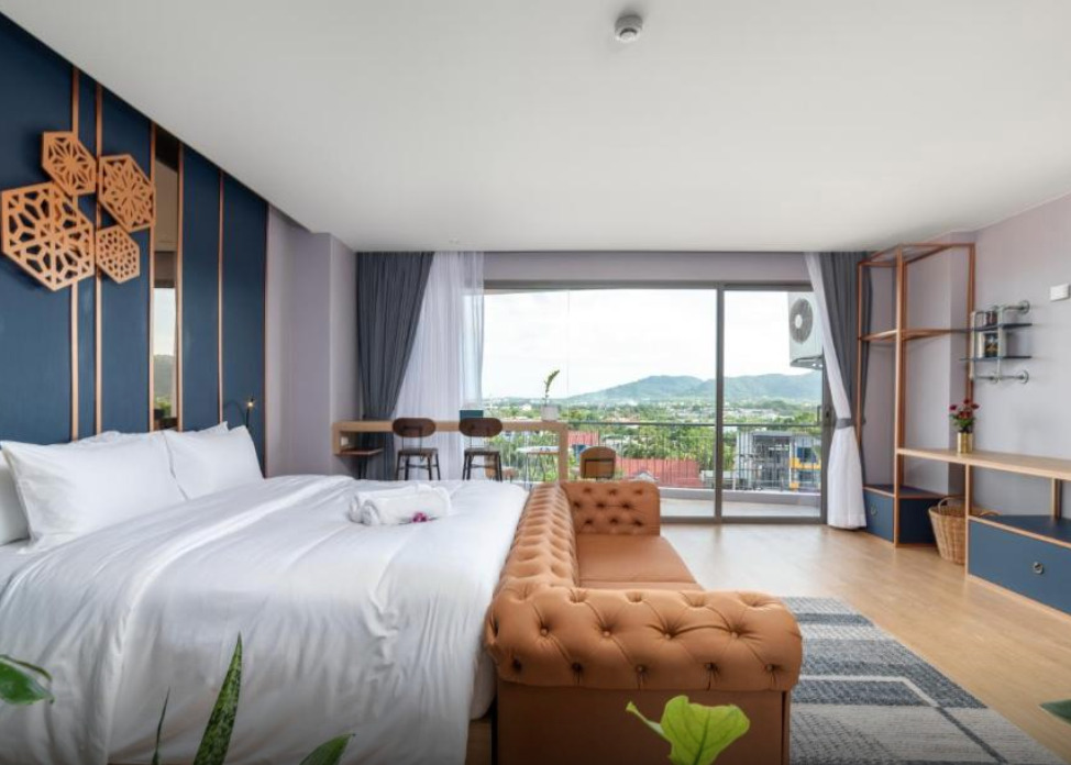 room detail thumbnail 1