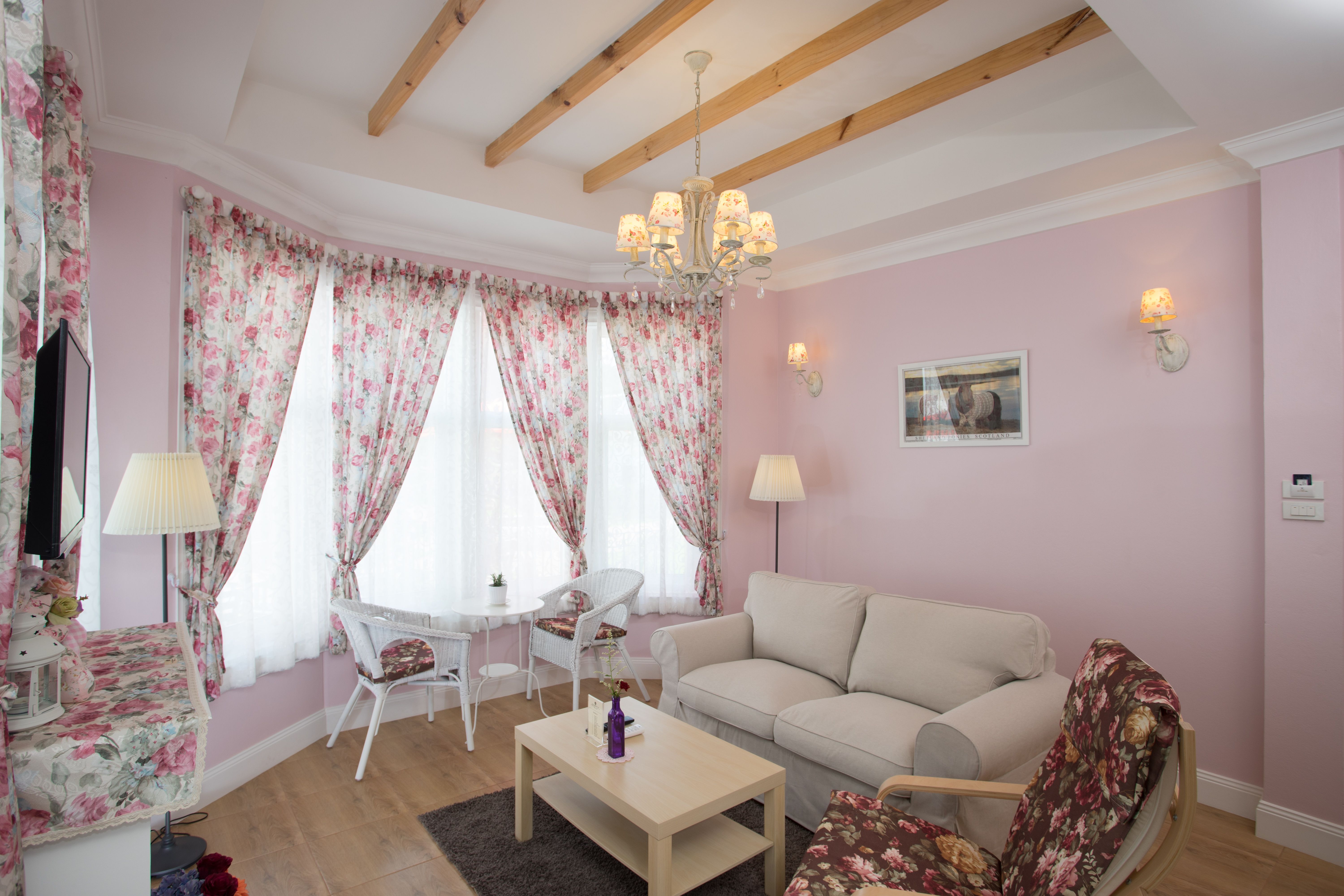 room detail thumbnail 2