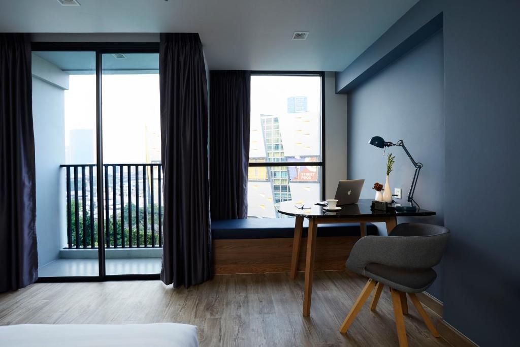 room detail thumbnail 1