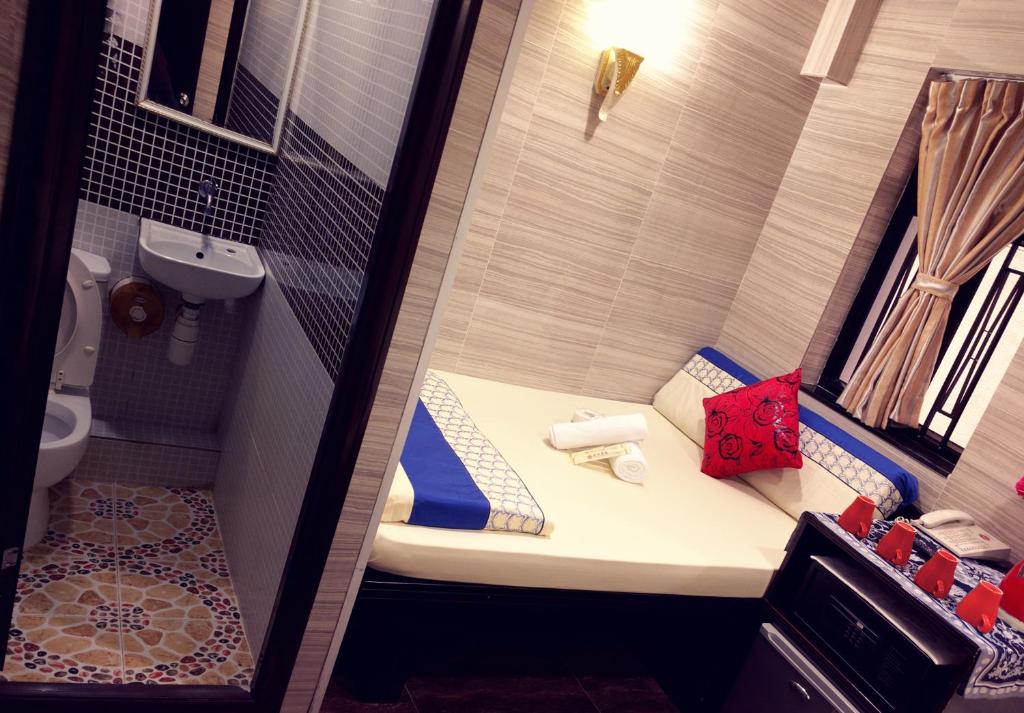 room detail thumbnail 0