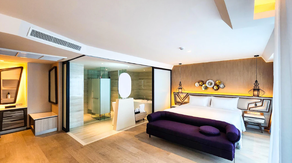 room detail thumbnail 1