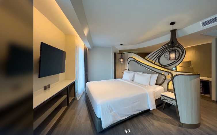 room detail thumbnail 2