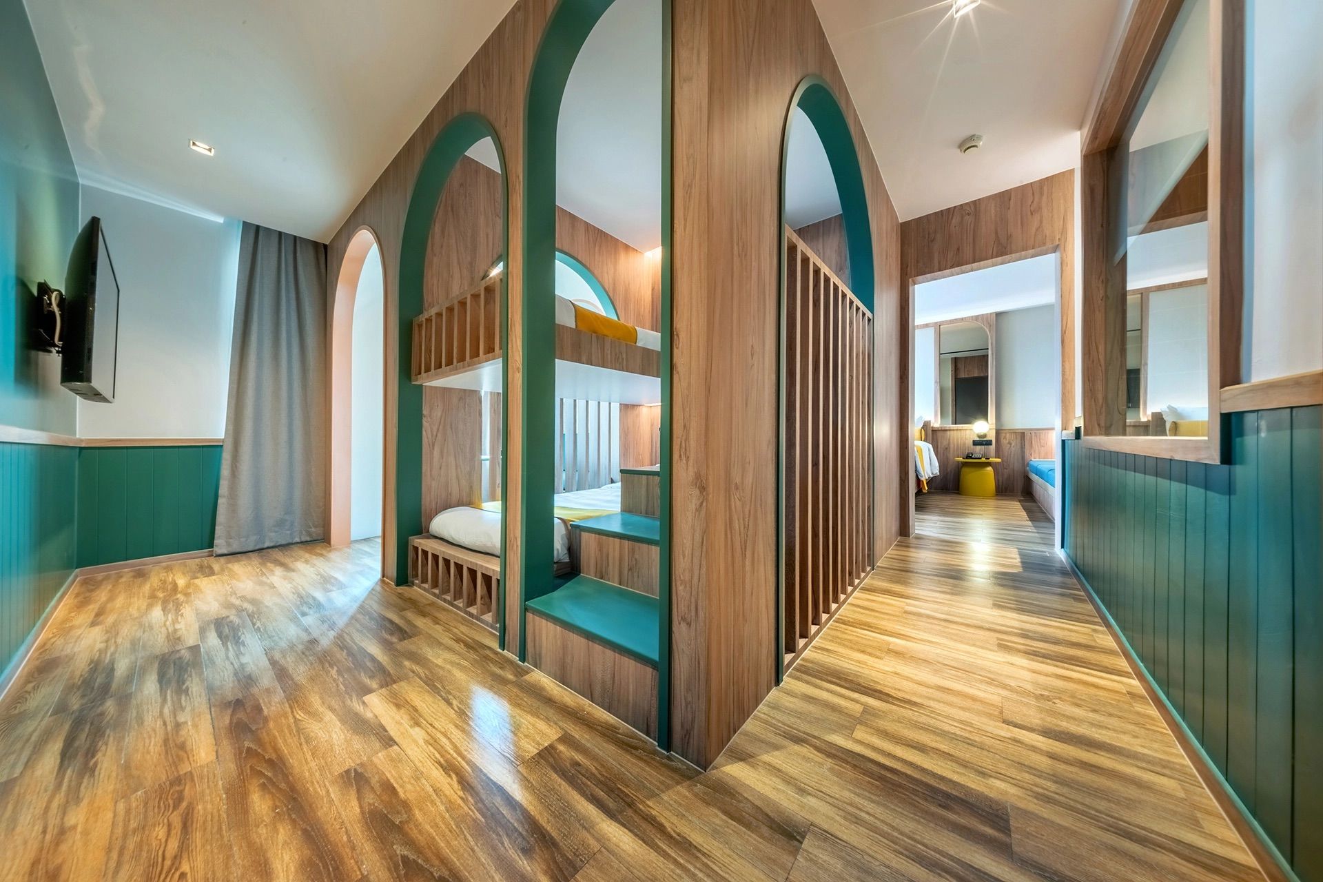 room detail thumbnail 2