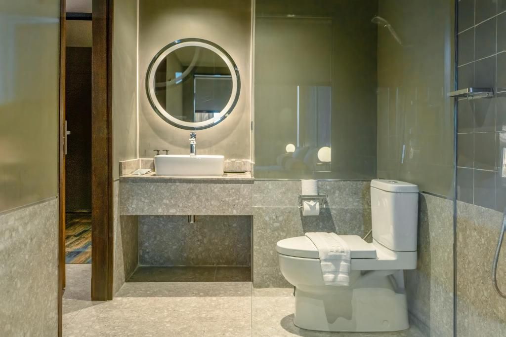 room detail thumbnail 2