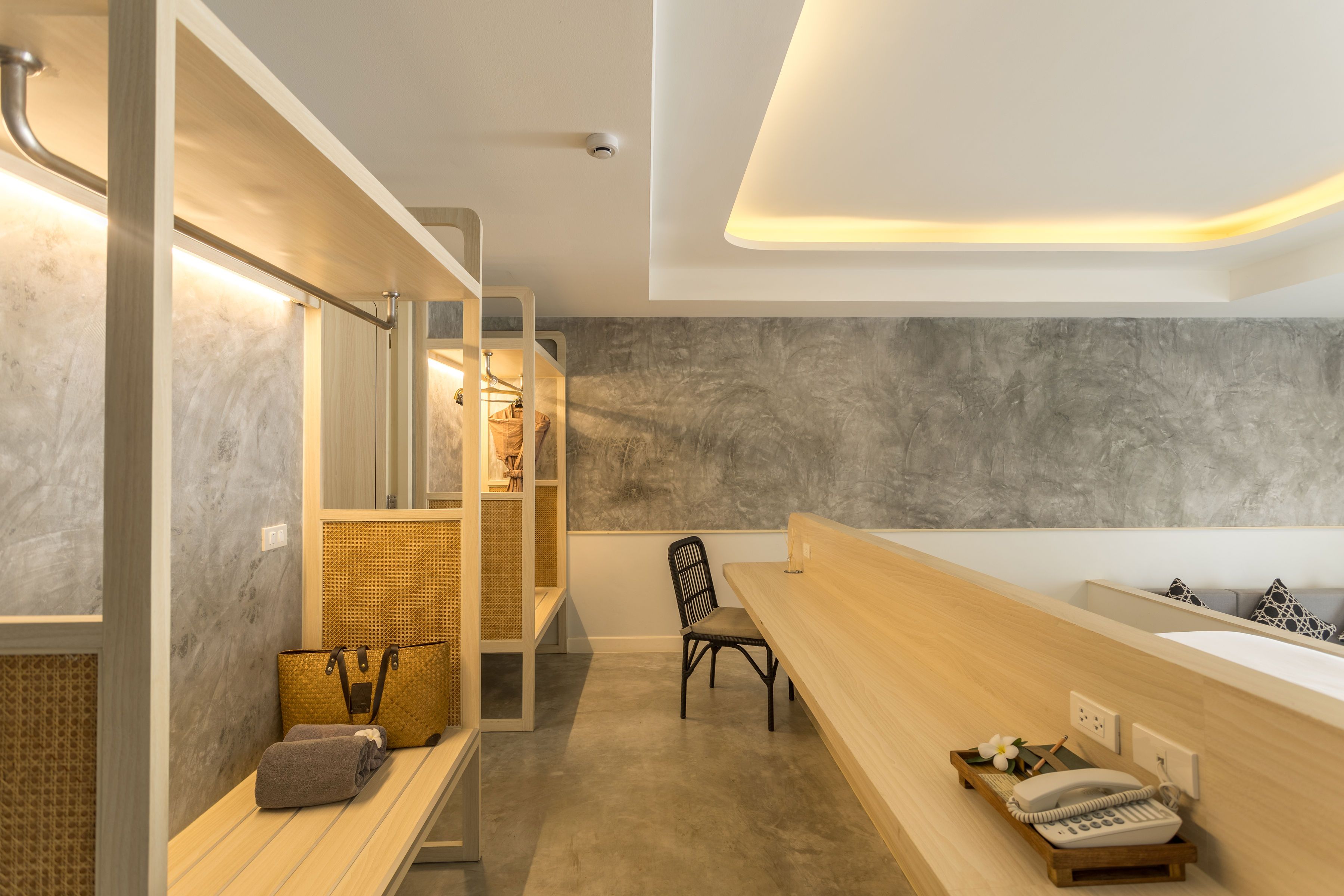 room detail thumbnail 2