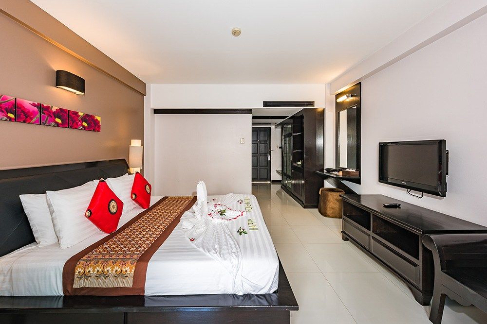 room detail thumbnail 1