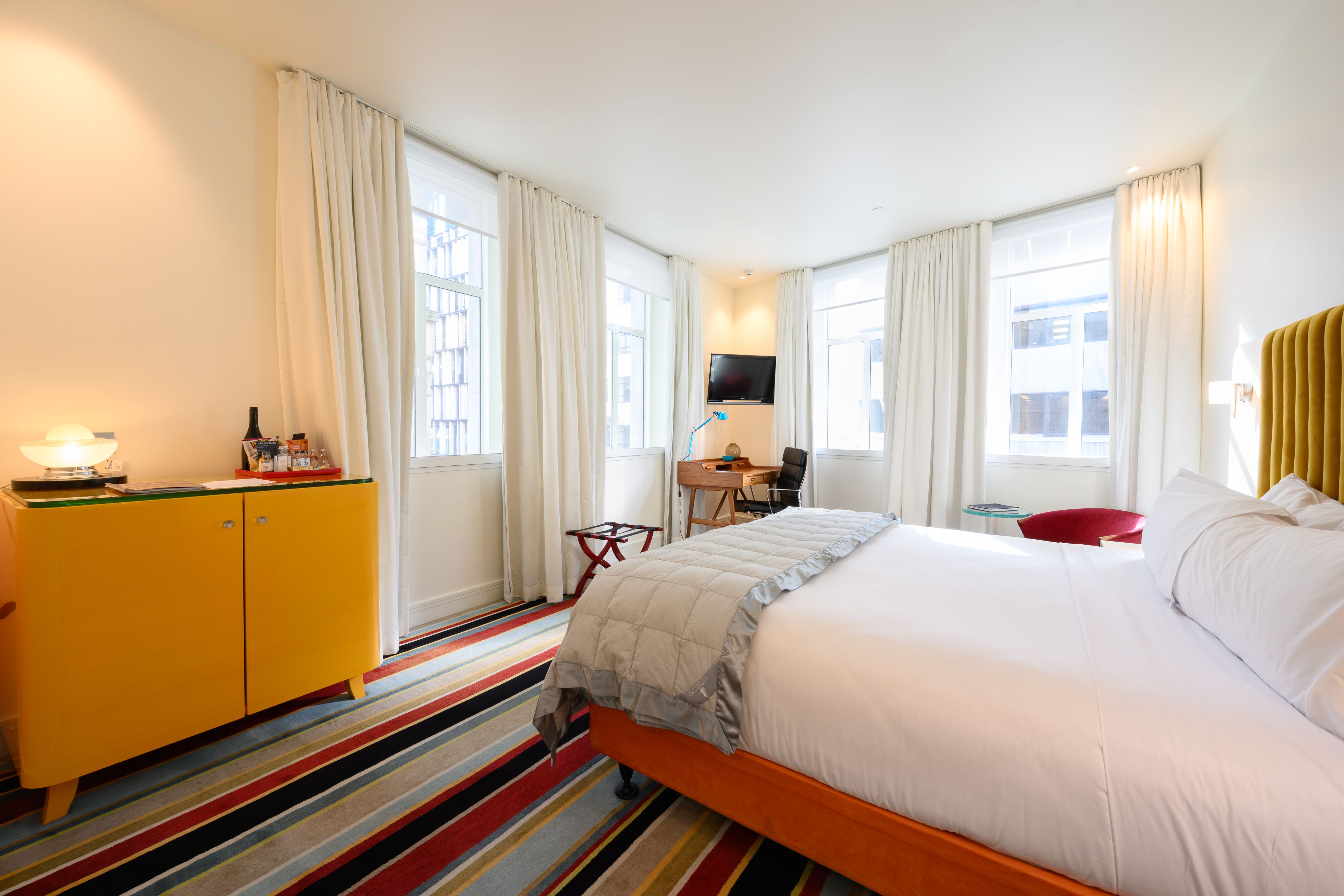 room detail thumbnail 2