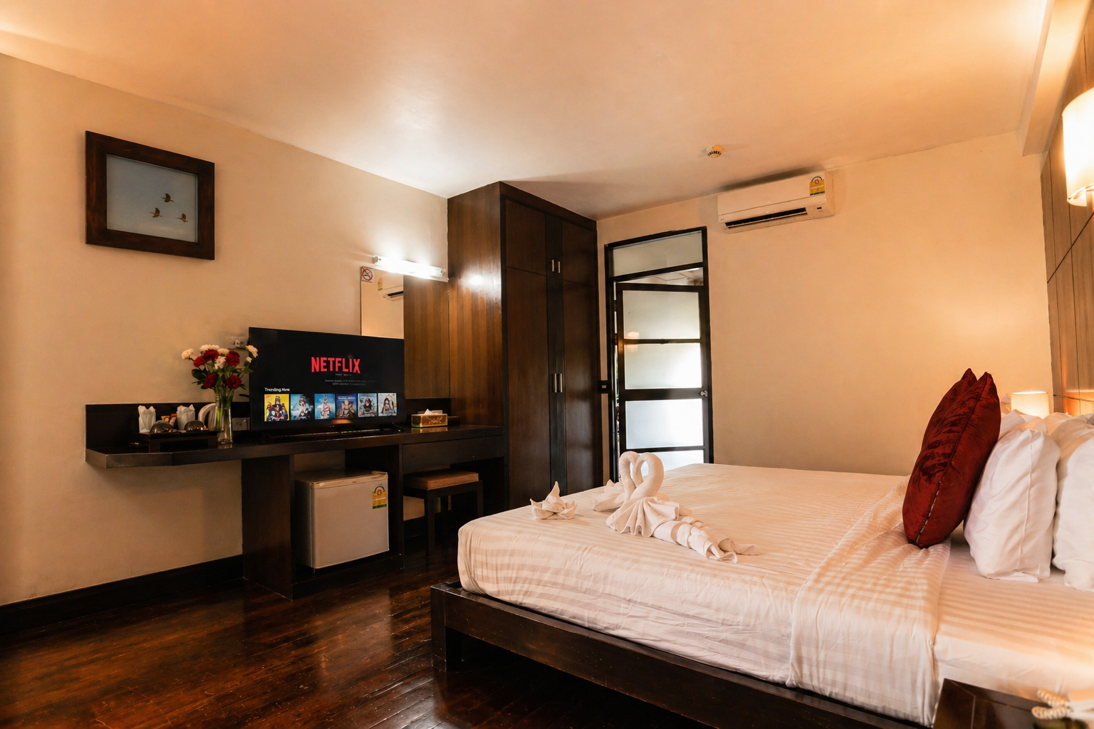 room detail thumbnail 1