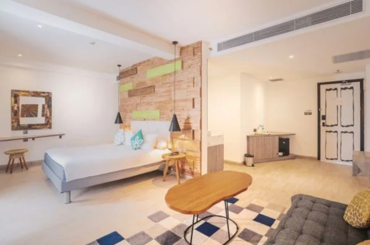 room detail thumbnail 2