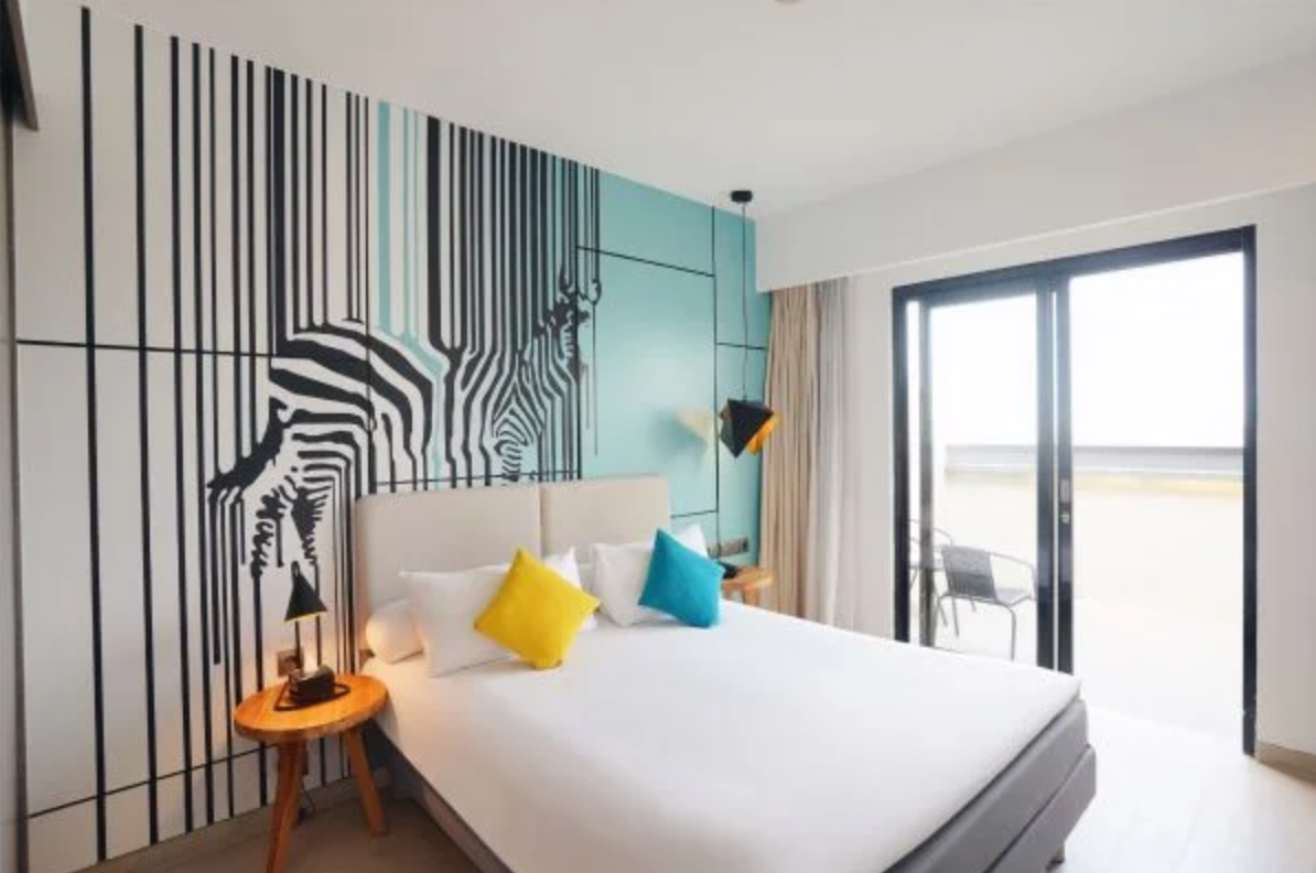 room detail thumbnail 1