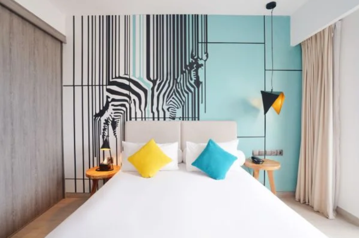 room detail thumbnail 2