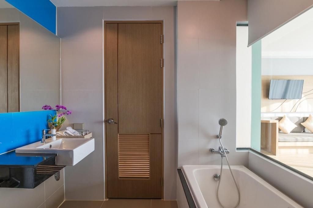 room detail thumbnail 0