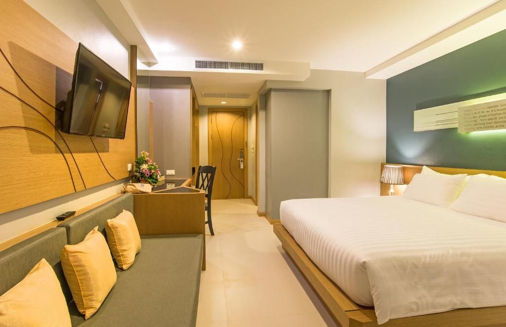 room detail thumbnail 2