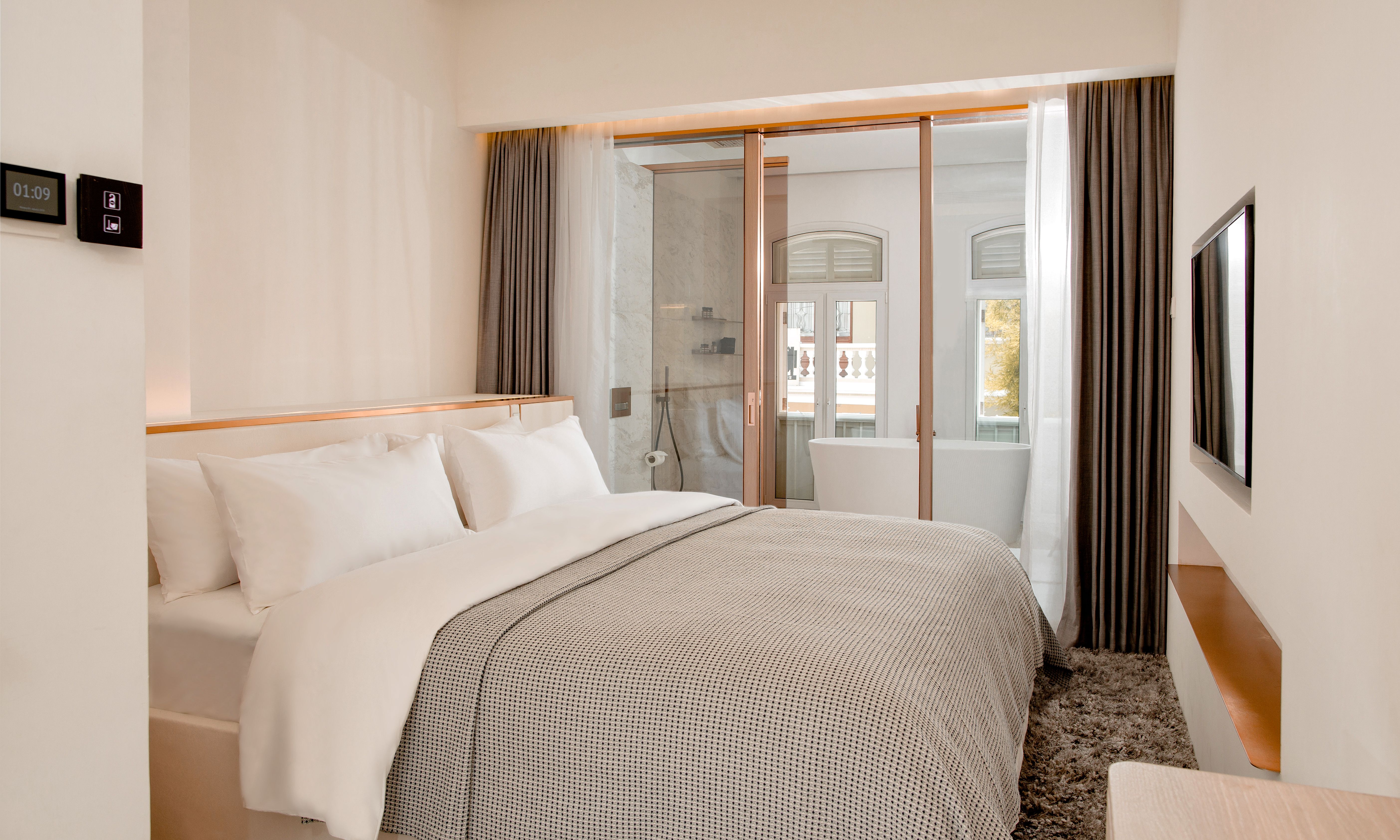 room detail thumbnail 1
