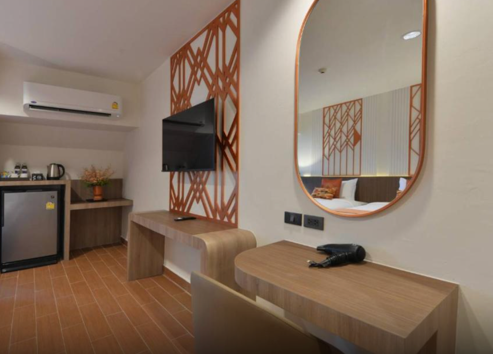 room detail thumbnail 1