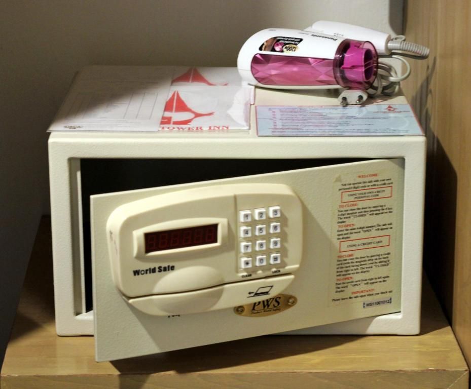 room detail thumbnail 2