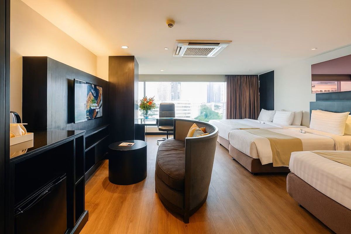 room detail thumbnail 2
