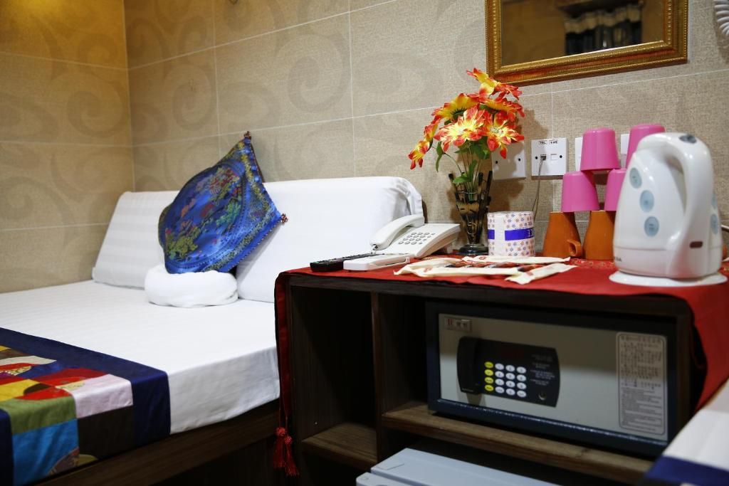 room detail thumbnail 2