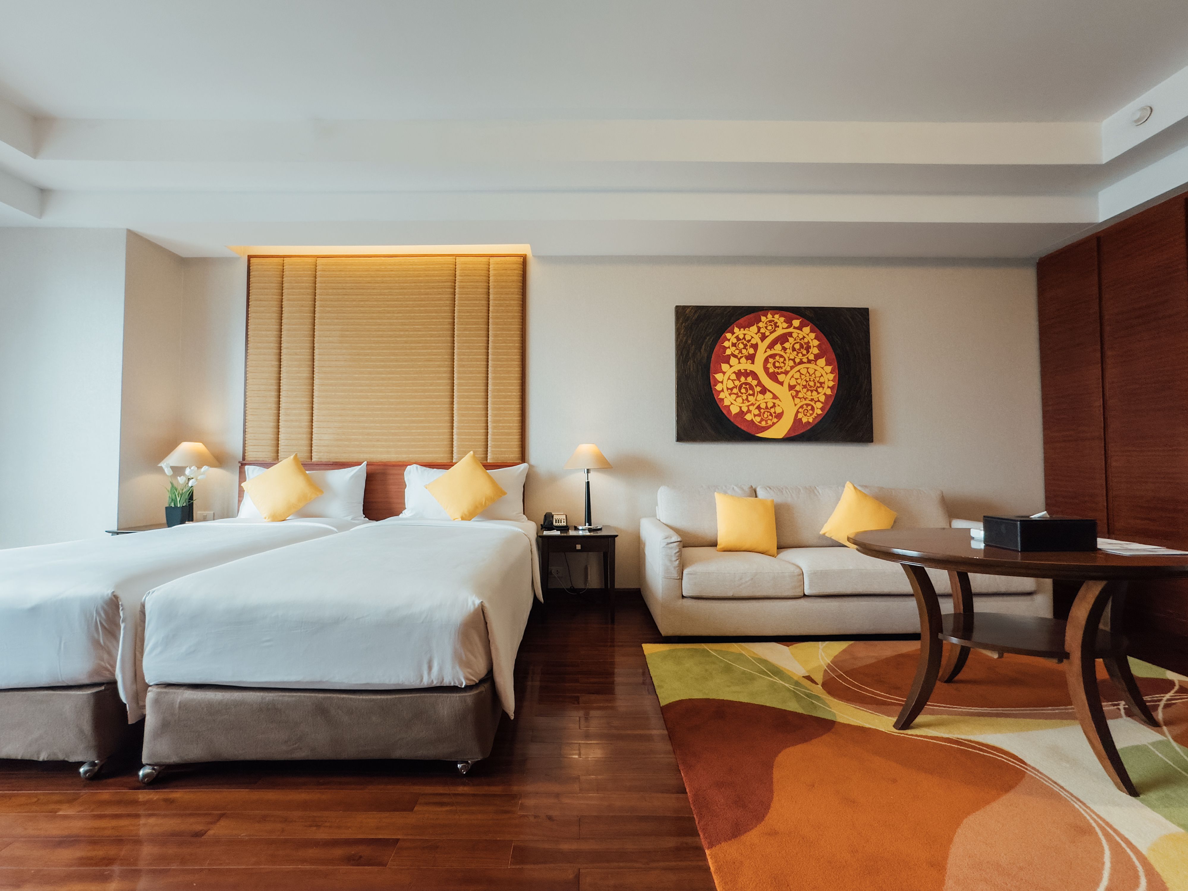 room detail thumbnail 1