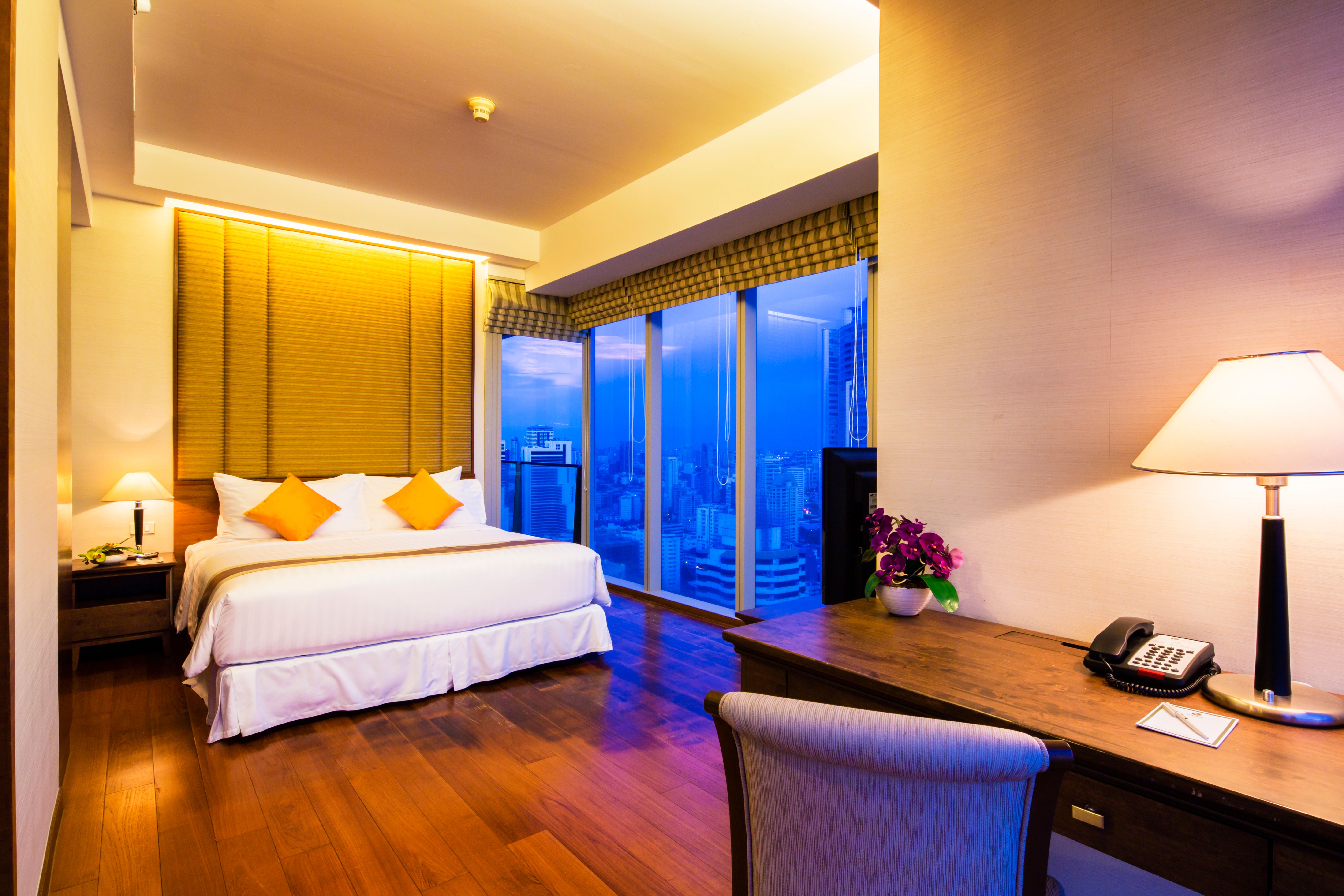 room detail thumbnail 1