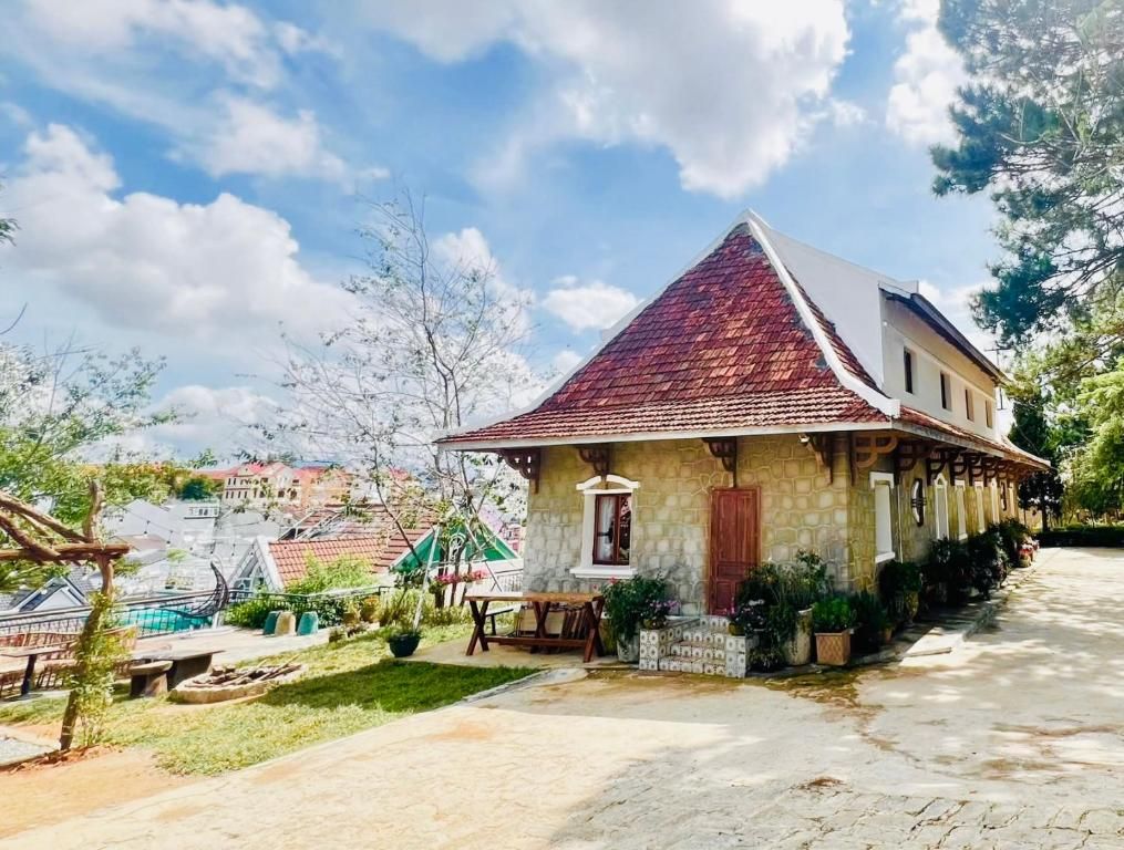 room detail thumbnail 0