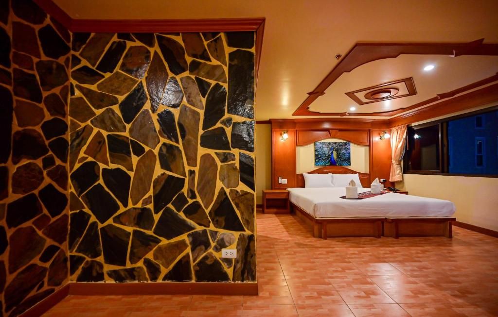 room detail thumbnail 0