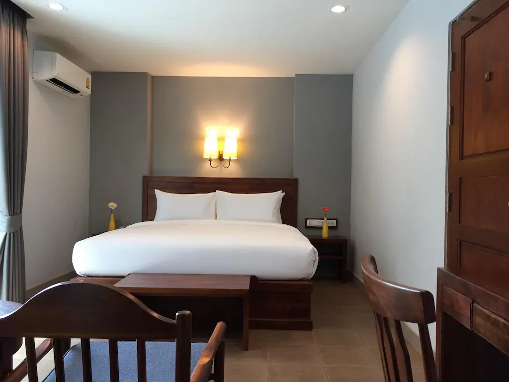 room detail thumbnail 0