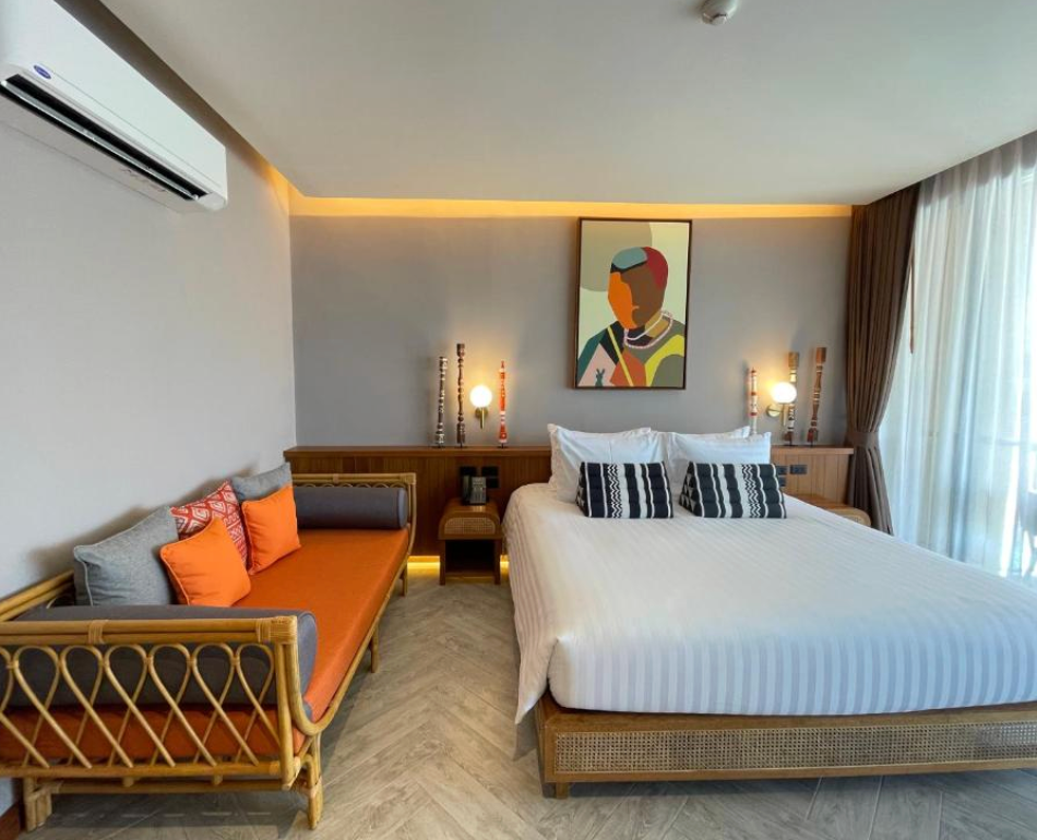 room detail thumbnail 2