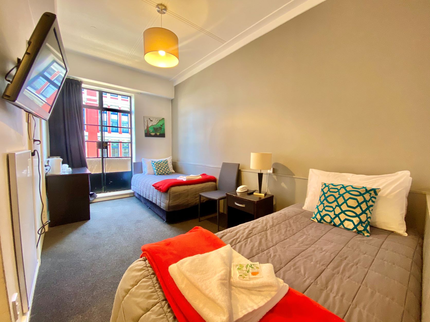 room detail thumbnail 2