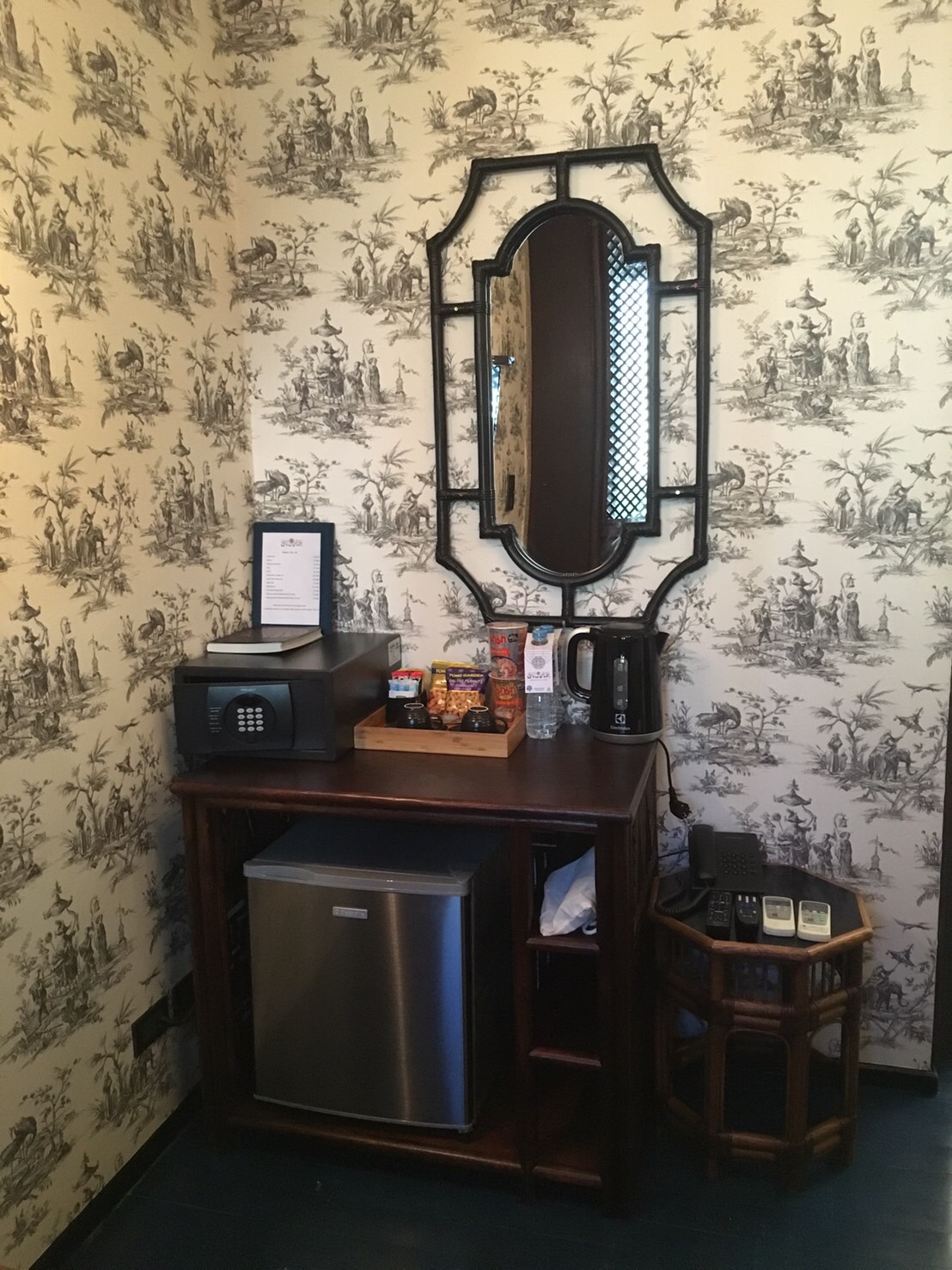 room detail thumbnail 1