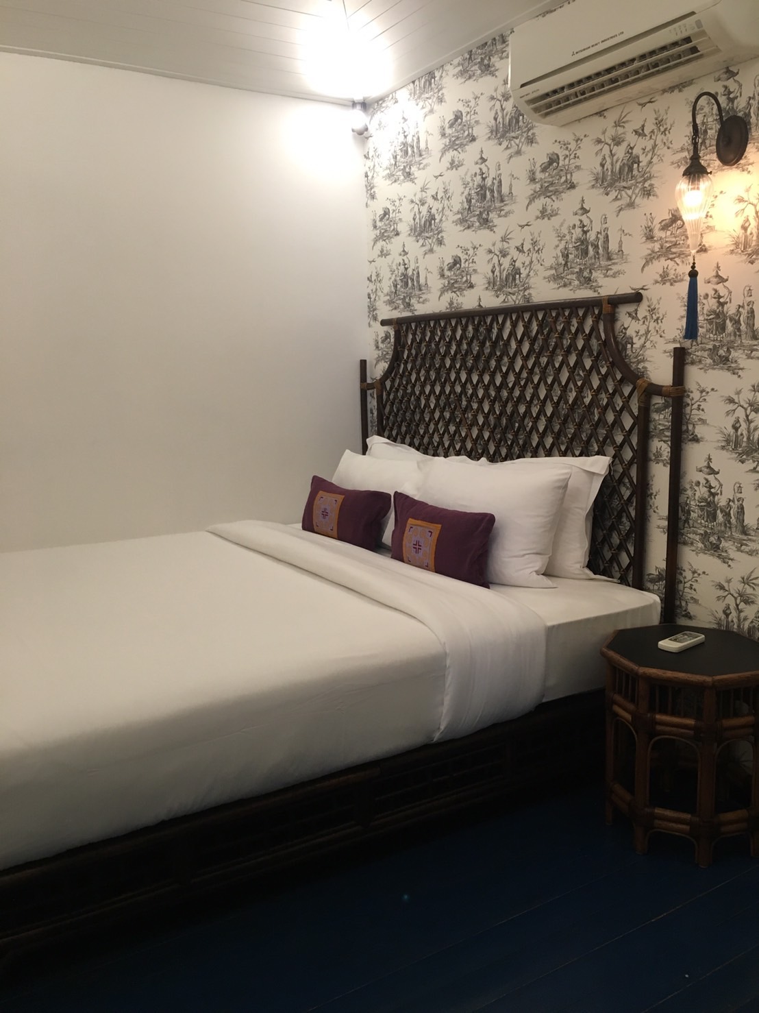 room detail thumbnail 0