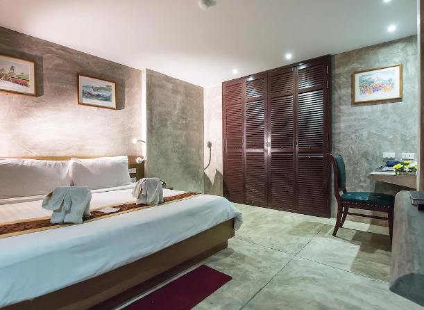 room detail thumbnail 1