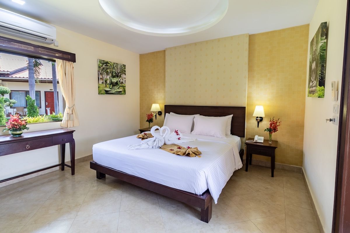 room detail thumbnail 1
