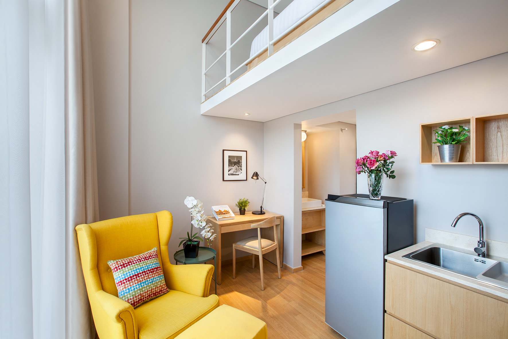 room detail thumbnail 1