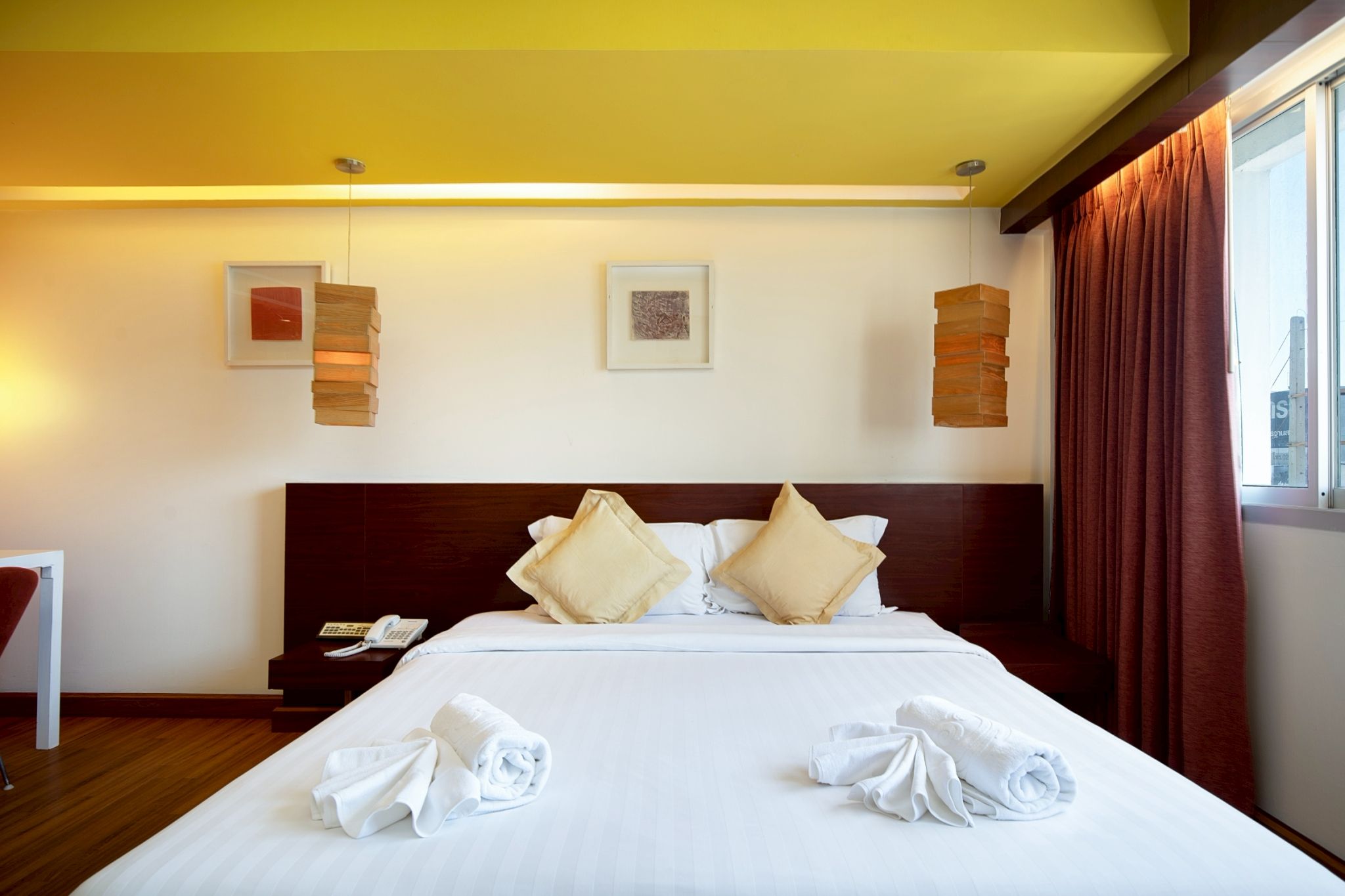 room detail thumbnail 2