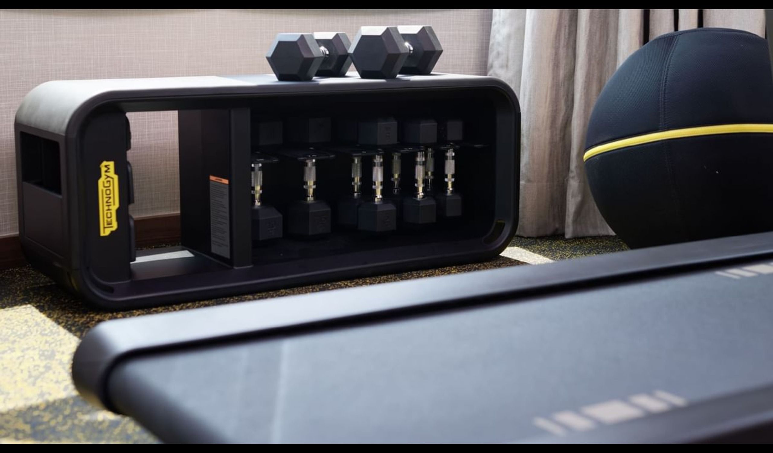 room detail thumbnail 2